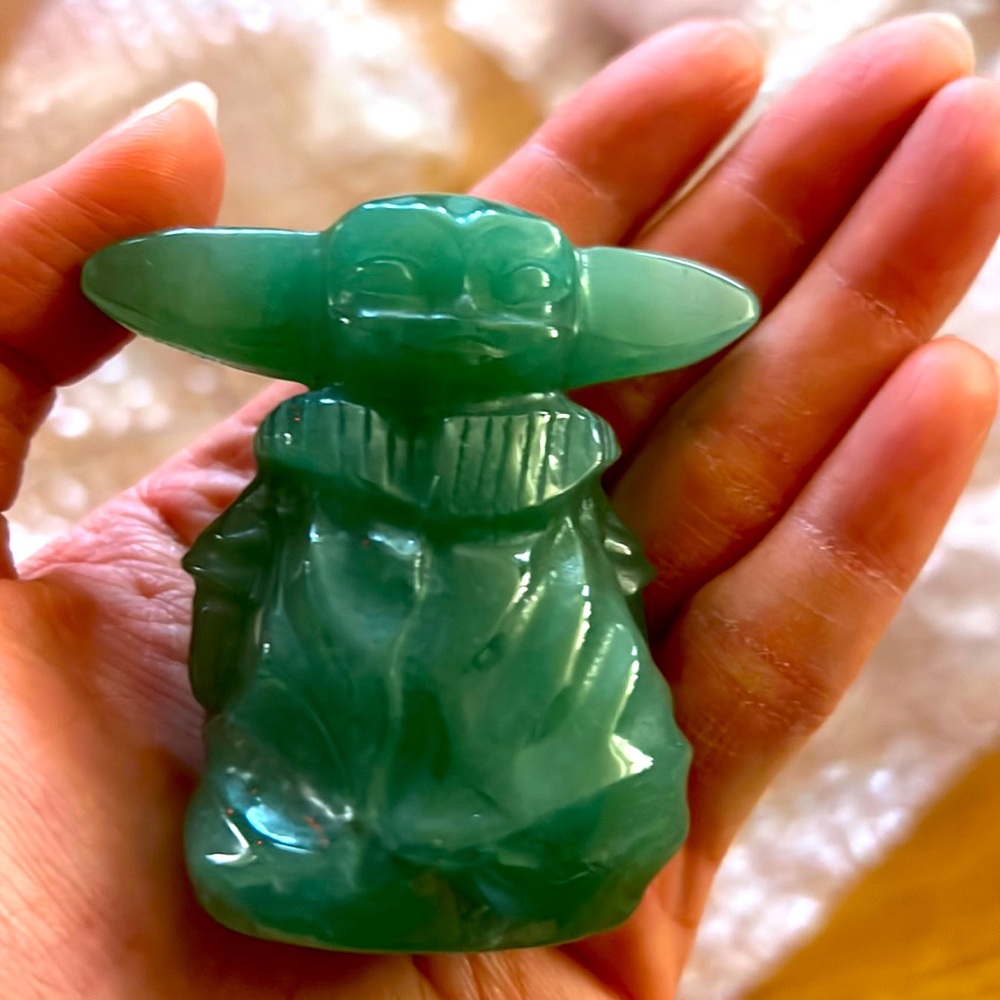 Aventurine Baby Yoda Grogu palm crystal